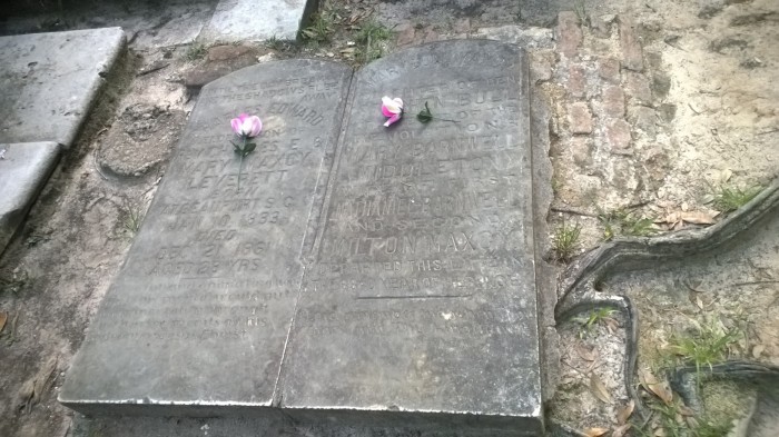 Edward Leverett’s grave (left).  The flowers were there when I arrived on July 7, 2014.
